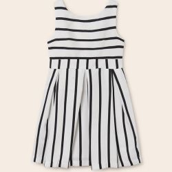 Vestito con trama a righe senza manica per ragazza. Girocollo. Chiusura con cerniera invisibile nella parte laterale del capo. Design con apertura sulla schiena.  –  Mayoral  –  6910-23