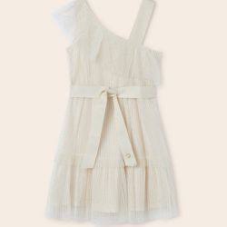 Vestito tulle con bretelle e filo metallizzato per ragazza. Colletto asimmetrico. Chiusura con cerniera invisibile nella parte laterale del capo. Modello con volant.  –  Mayoral  –  6911-23